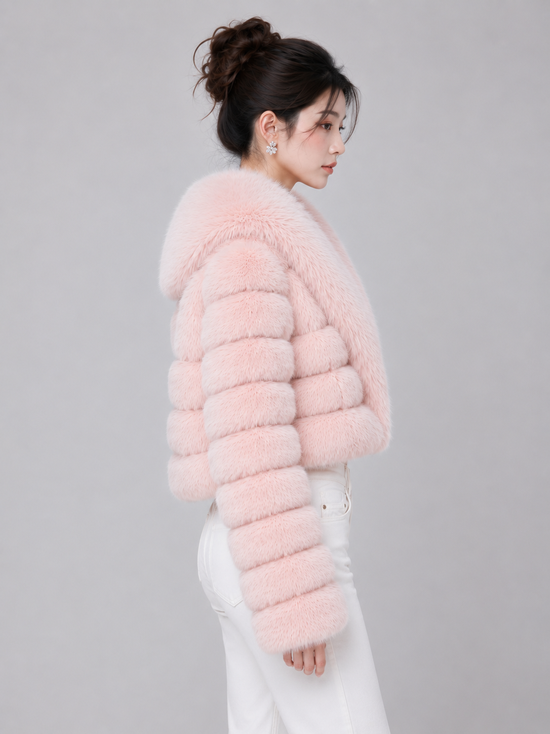 MAFFLE Women's Luxe Faux Fur Cropped Jacket | Peach